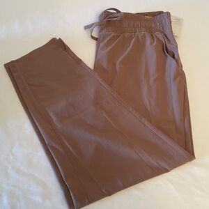 NWT all in motion women’s size large, high-rise woven pant light brown
